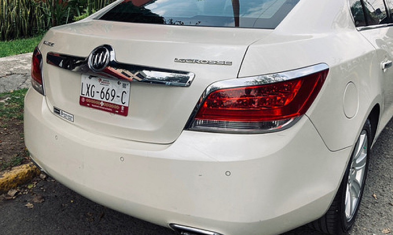 Buick Lacrosse C At...