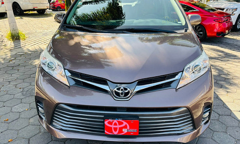 Toyota Sienna 2019...