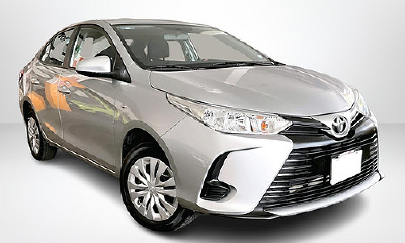 Toyota Yaris 2022...