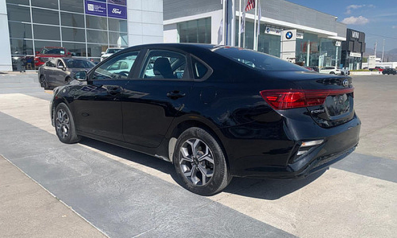 Kia Forte Sedan 2021...