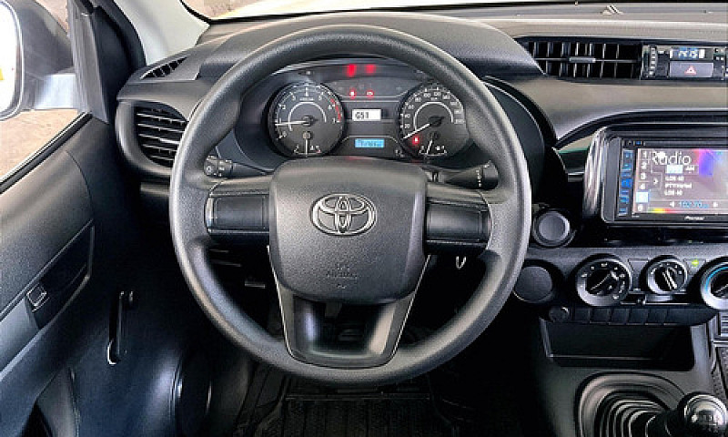 Toyota Hilux 2020...