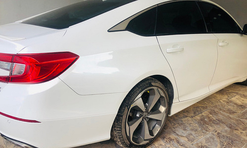 Honda Accord 2.0 Tou...