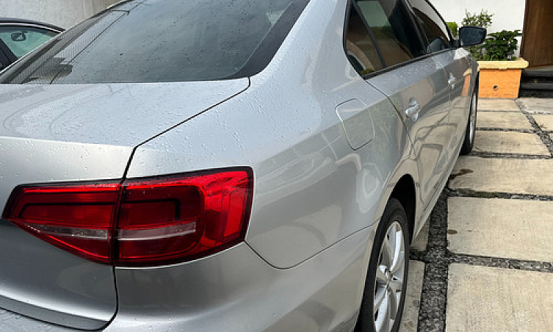 Volkswagen Jetta 2.5...