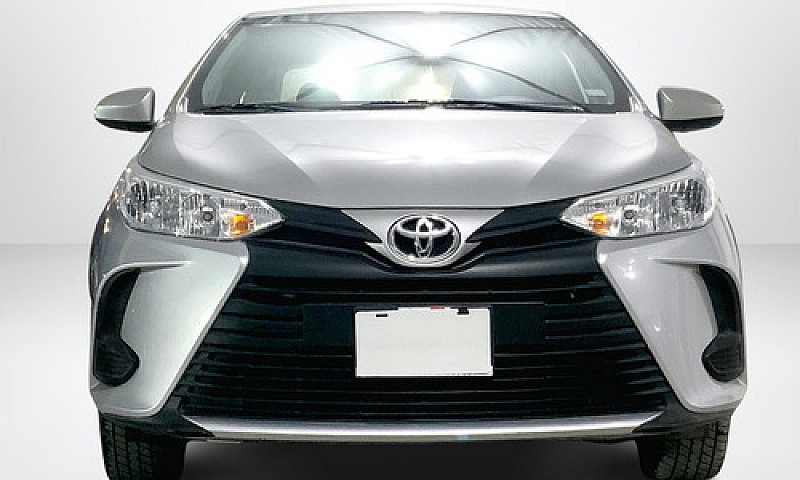 Toyota Yaris 2022...