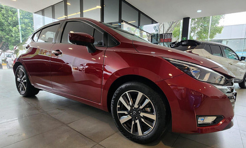 Nissan Versa 1.6 Adv...