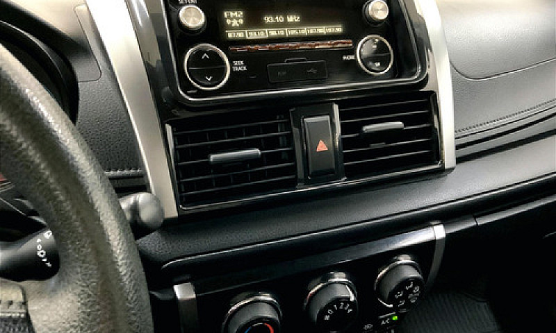 Toyota Yaris 2017...