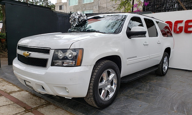 Chevrolet Suburban 5...