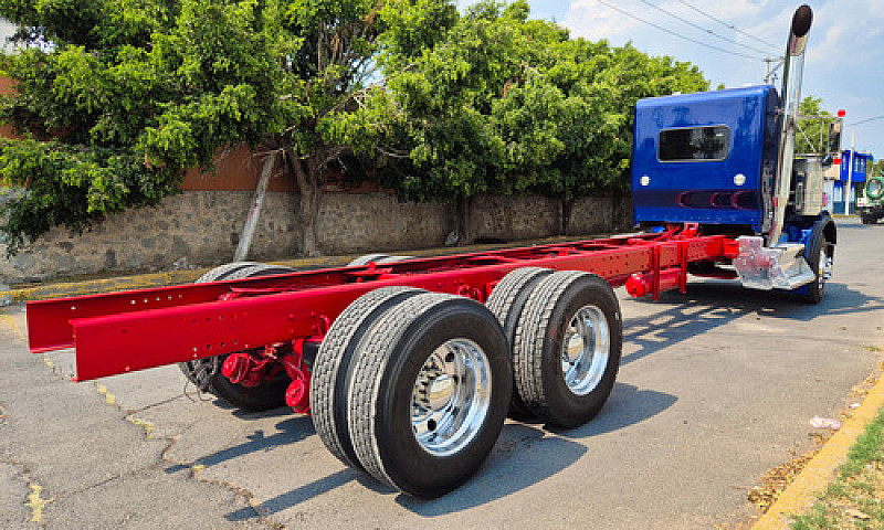 Kenworth T800 Centen...