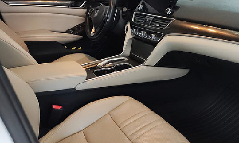 Honda Accord 2.0 Tou...