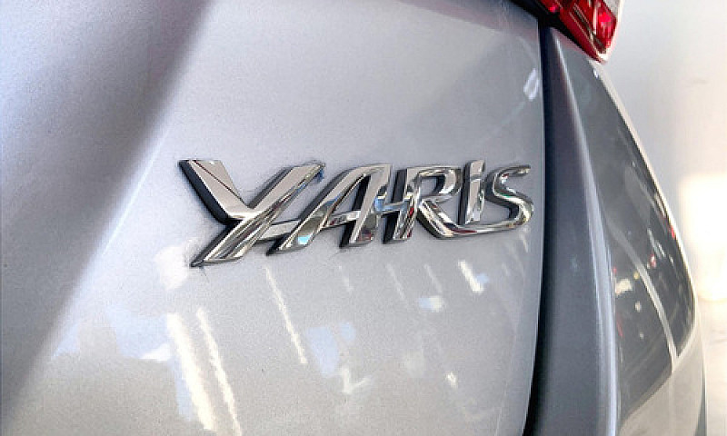 Toyota Yaris 2020...