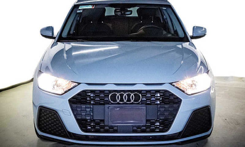 Audi A1 2023...