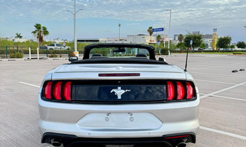 Ford Mustang 2P Coup...