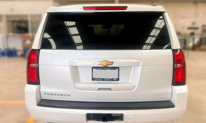 Chevrolet Suburban 5...