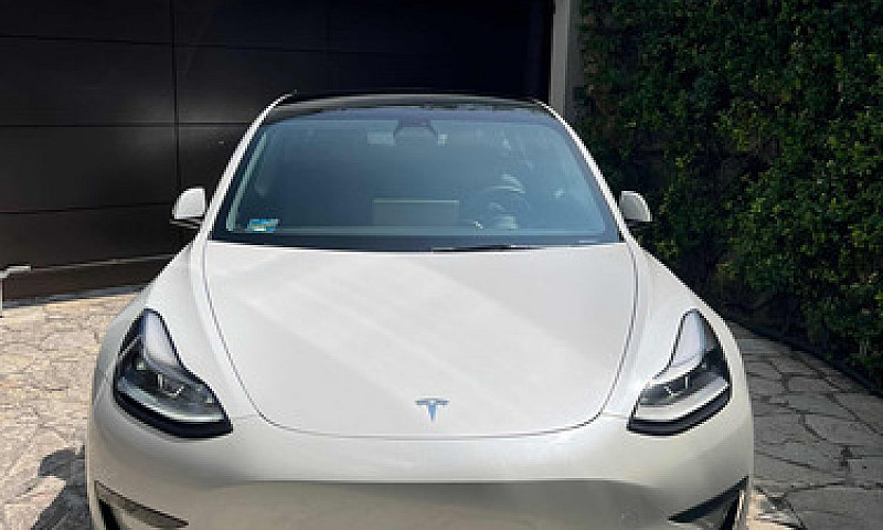 Tesla Model 3 2021 B...