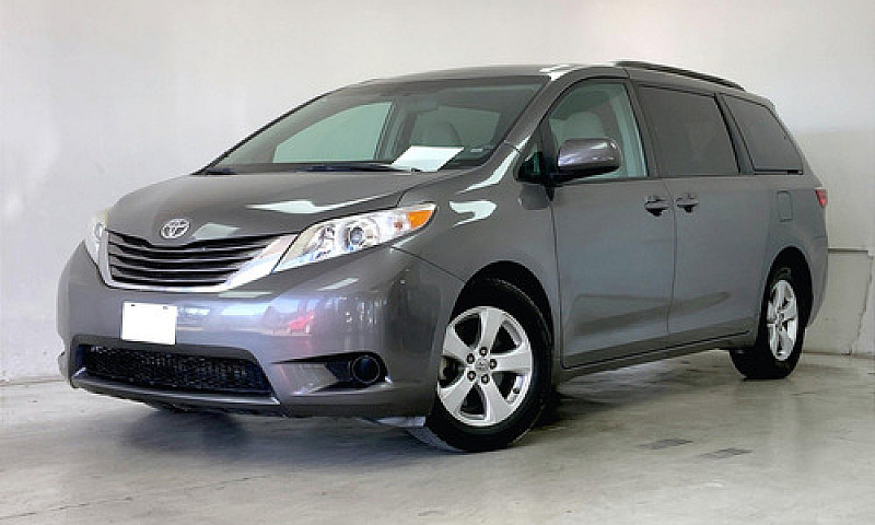Toyota Sienna 2017...