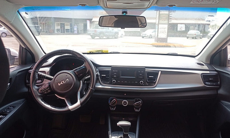 Kia Rio 1.6 L Sedan ...