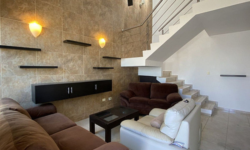 Casa Amueblada En Ve...