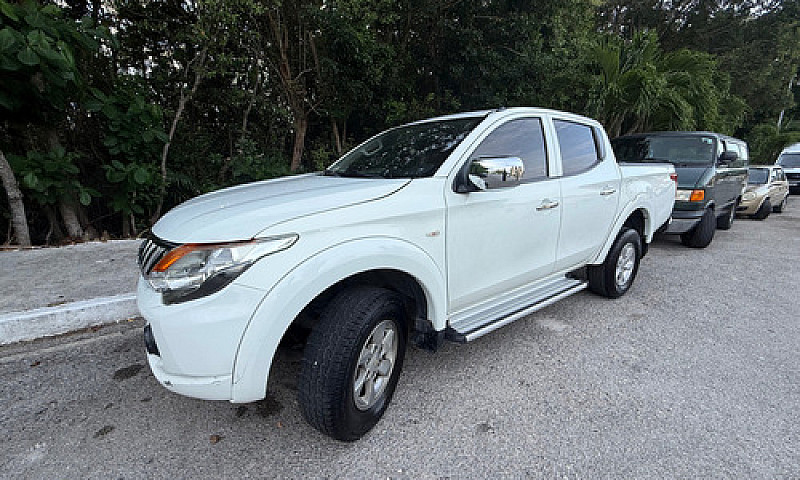 Mitsubishi L200 2.4 ...