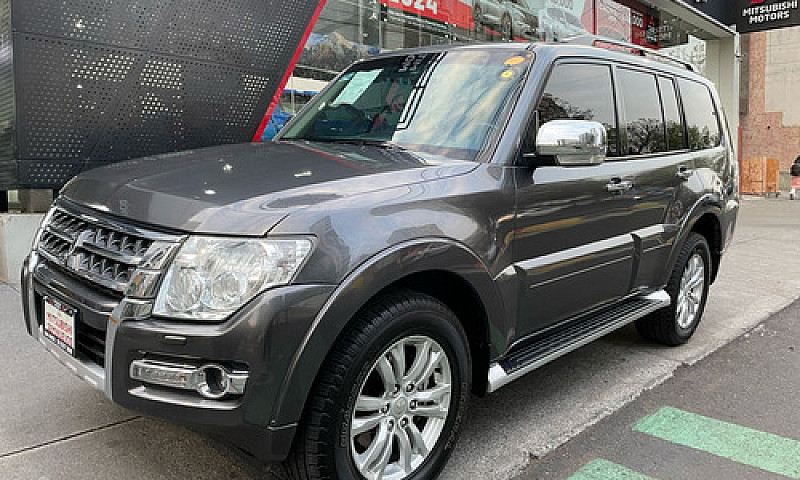 Mitsubishi Montero 2...