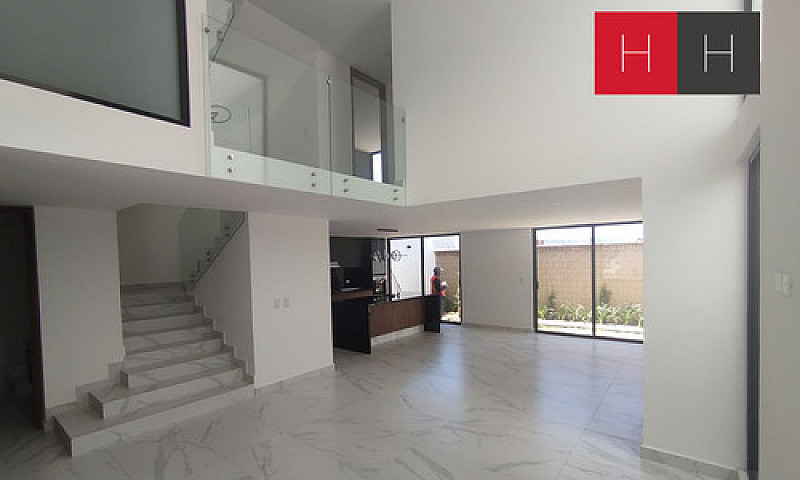 Casa En Venta En Lom...