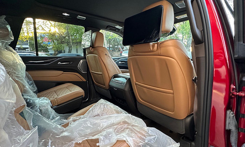 Cadillac Escalade   ...