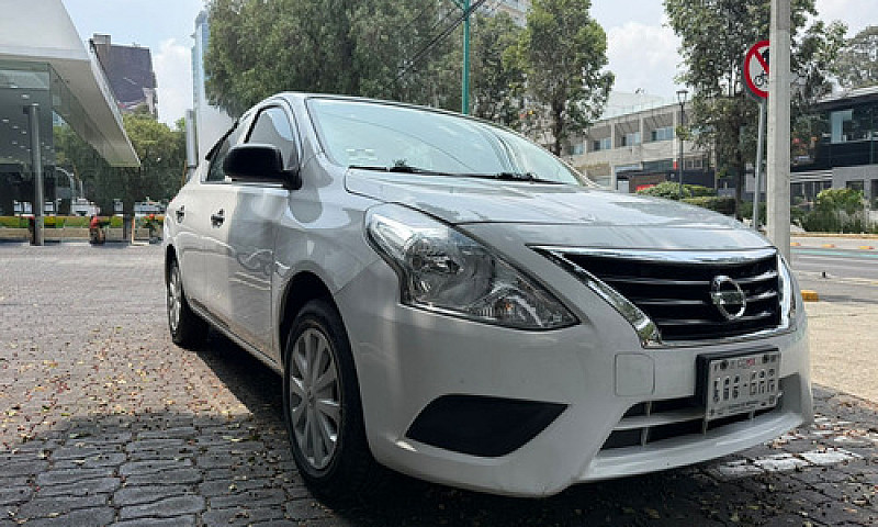 Nissan Versa 1.6 Dri...