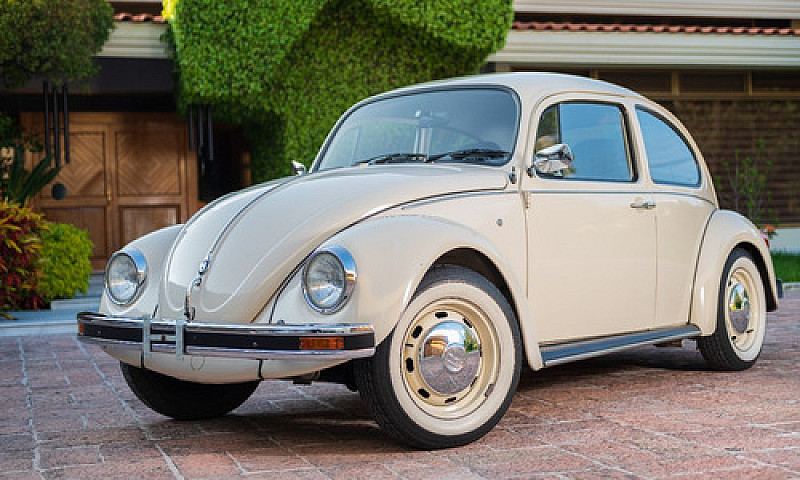 Volkswagen Sedan 1.6...