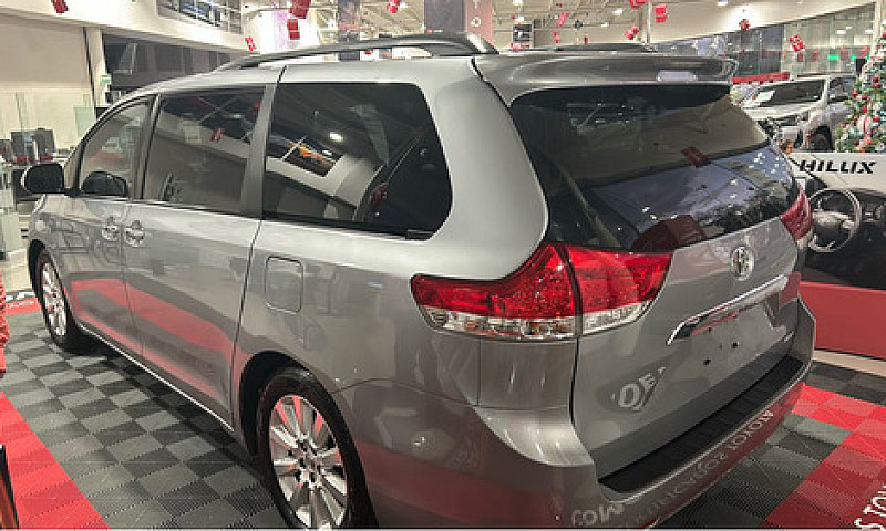 Toyota Sienna 2014...