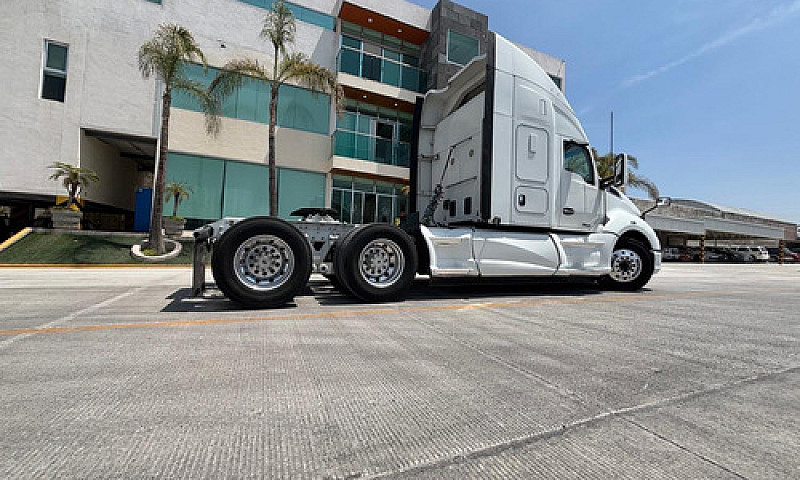 Kenworth T680 Modelo...