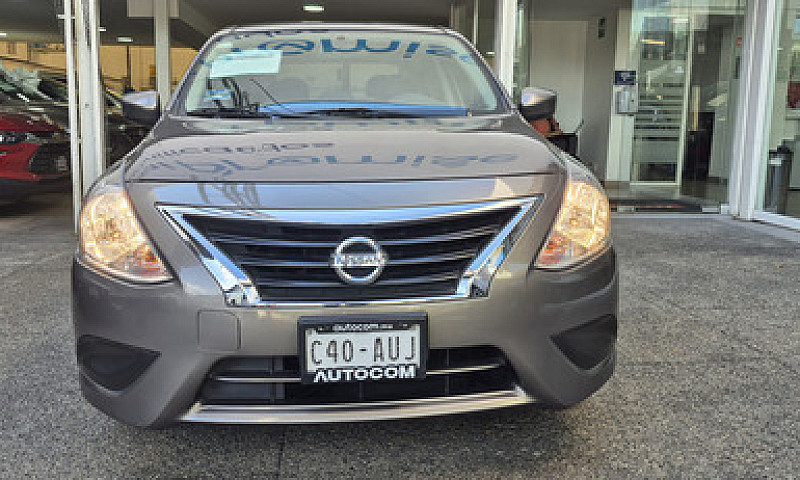Nissan Versa 2018...