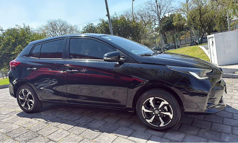 Toyota Yaris 2023...