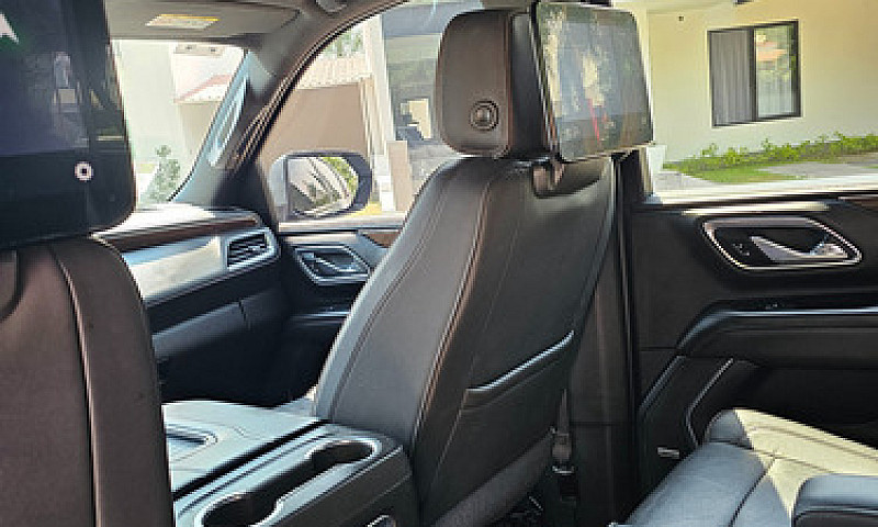 Chevrolet Suburban 6...