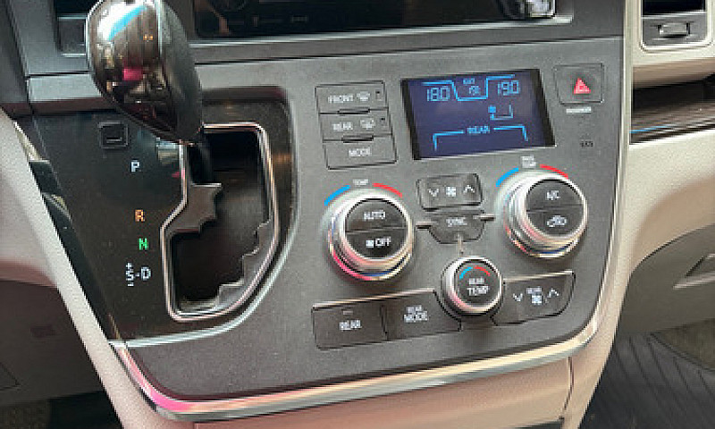 Toyota Sienna 3.5 Li...