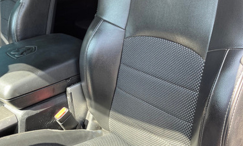 Dodge Ram 1500 V8 He...
