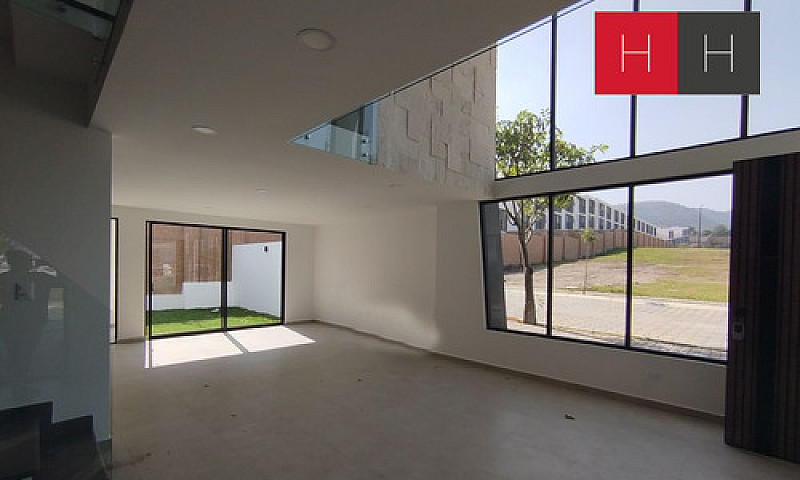 Casa En Venta En Lom...
