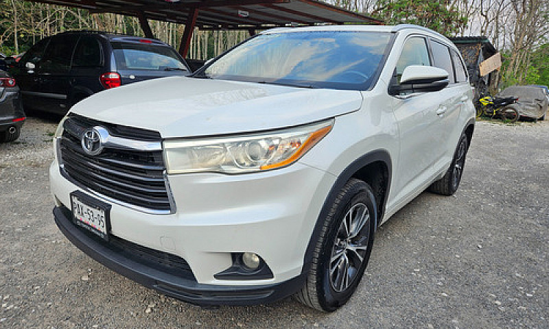 Toyota Highlander 3....