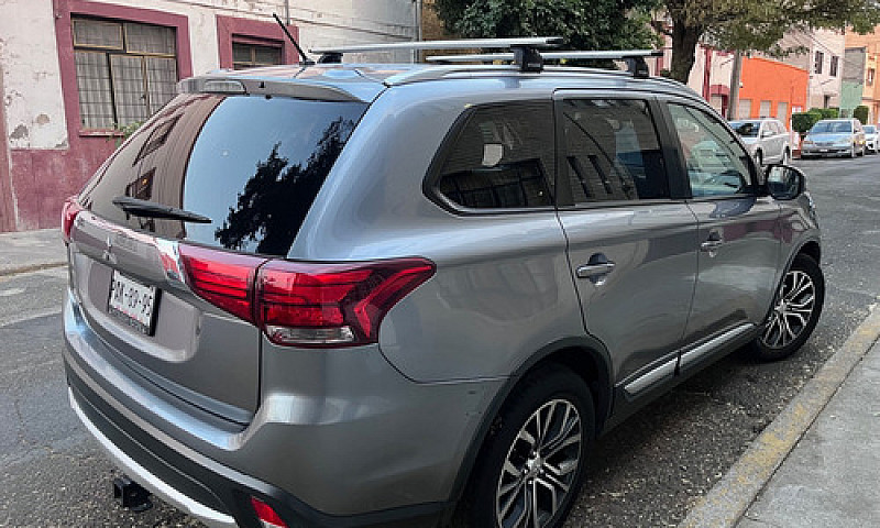 Mitsubishi Outlander...