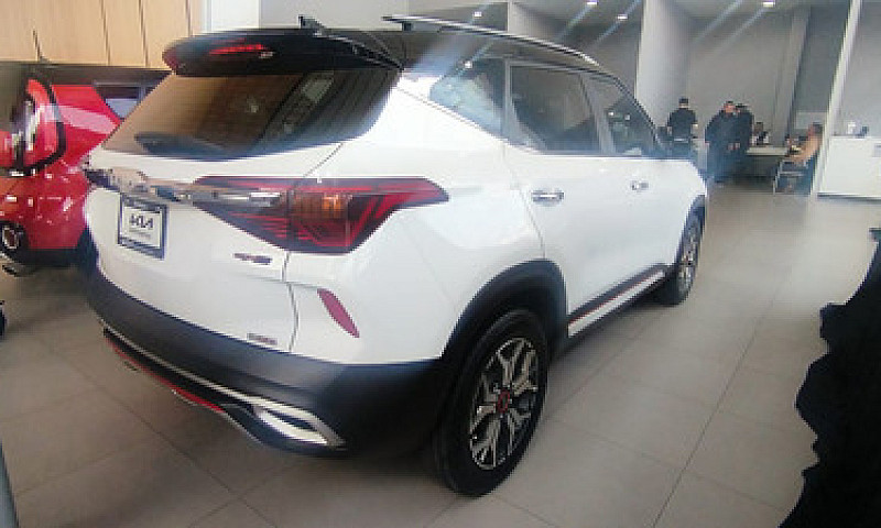 Kia Seltos 2023...