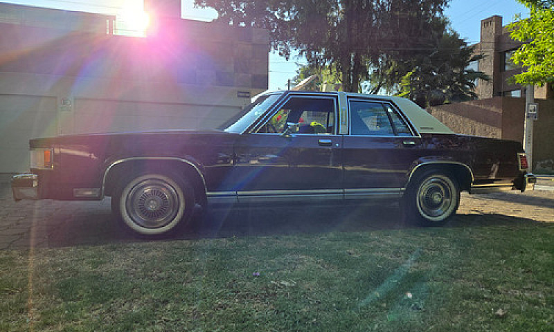 Ford Grand Marquis V...