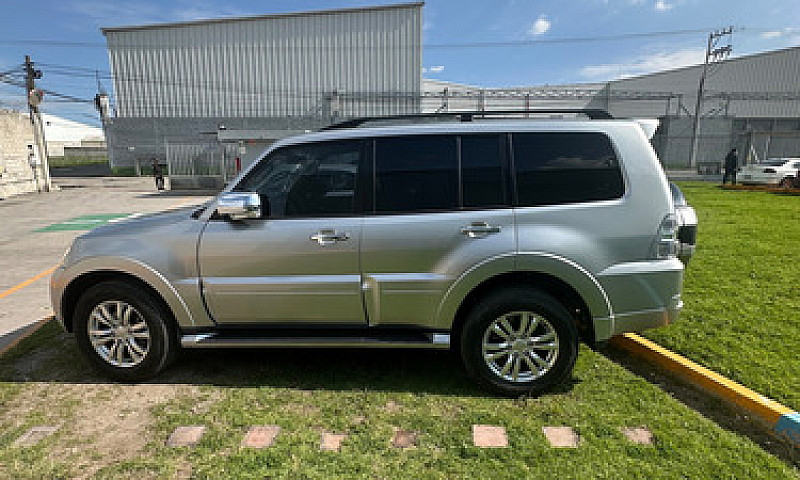 Mitsubishi Montero 3...
