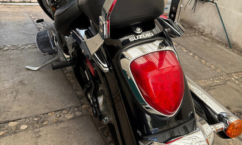 Suzuki Boulevard C50...