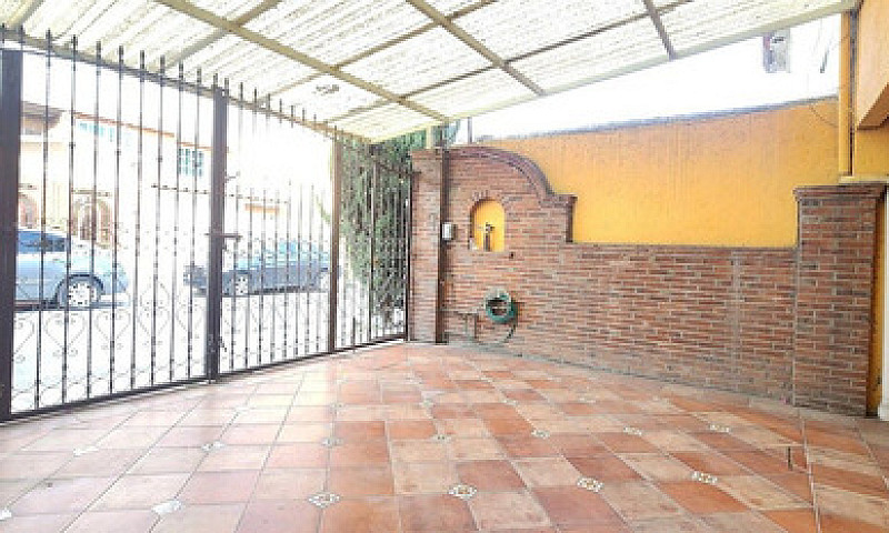 Casa De 3 Pisos Con ...