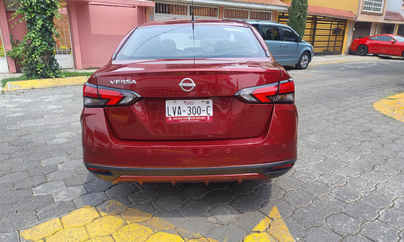 Nissan Versa 1.6 Sen...