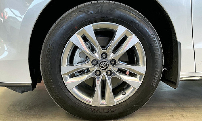 Toyota  Sienna  2024...