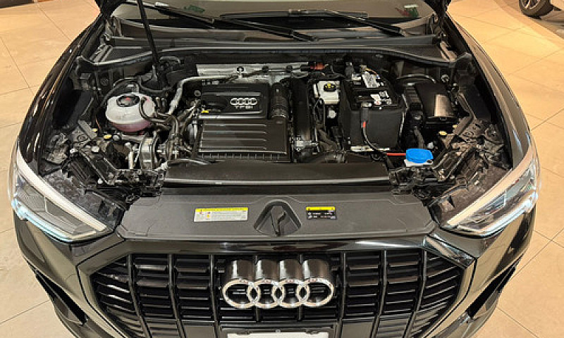 Audi Q3 2.0 S Line 1...