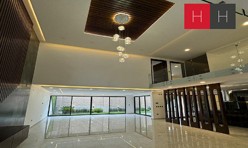 Casa En Venta En Lom...