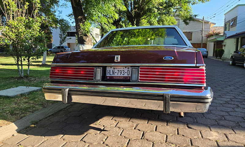 Ford Grand Marquis V...