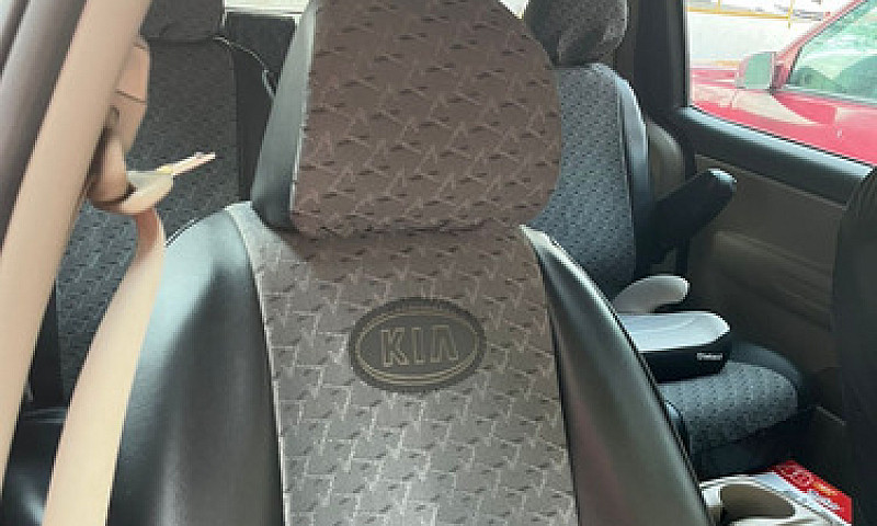 Kia Sedona 3.3 V6 Lx...