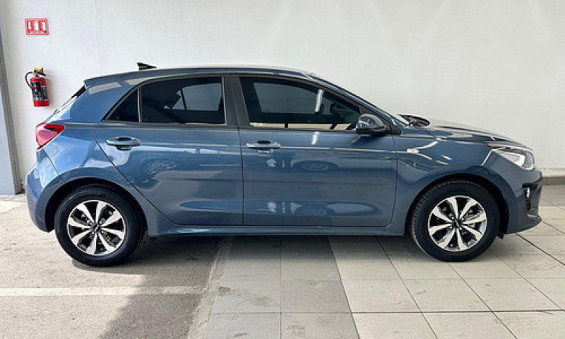 Kia Kia Rio Hb 2022...