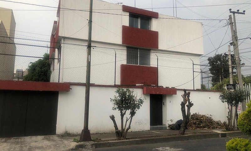 Casa En Remate En Iz...